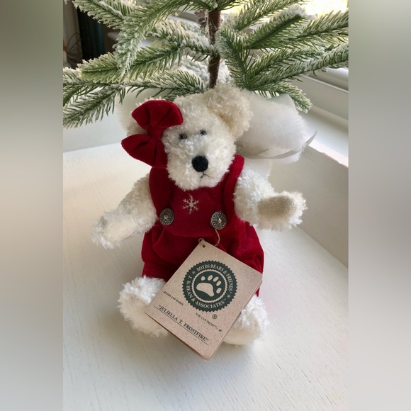Gen-yoo-wine BOYDS Bear “Juliella T. Frostfire” - Picture 7 of 7